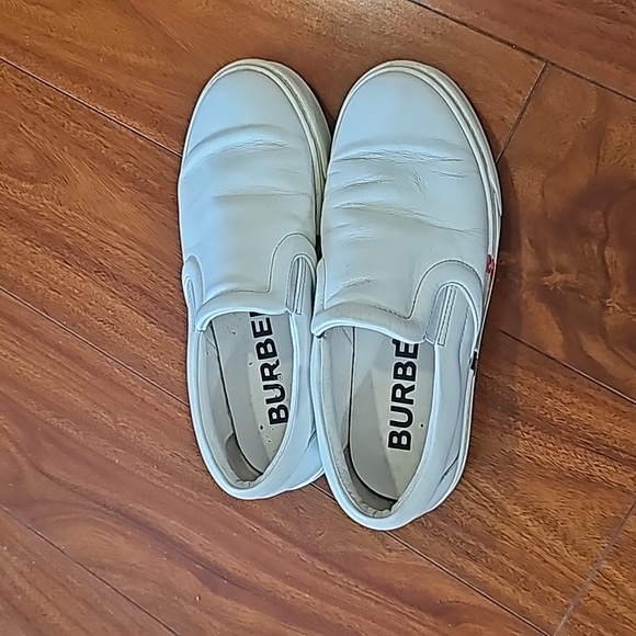 Burberry Women's White Leather Slip On Sz 37 1/2 or Size 7 - Picture 3 of 13